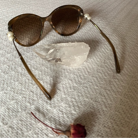 CHANEL Sunglasses Pearls & CC Logo - Picture 9 of 16